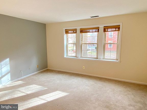 3rd image of 519 Bashford Ln APT 2