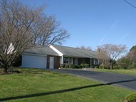 Home for Sale in Manheim, Pennsylvania $179,900