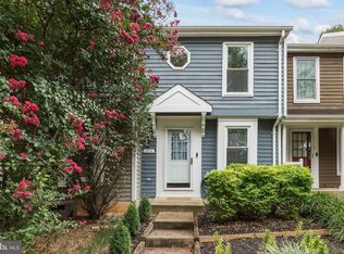 1679 Poplar Grove Dr, Reston, VA 20194