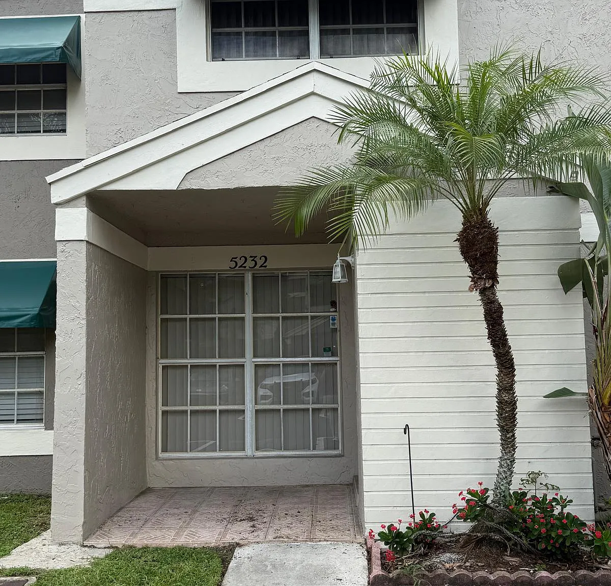 3 bed, 2.5 bath, 1302 sqft, $3,100 — Photo 2