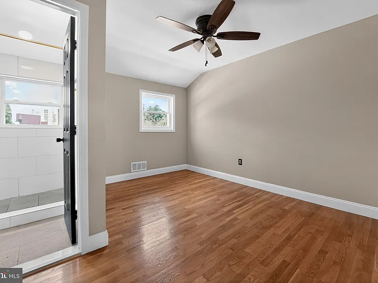 643 S Wickham Rd — Photo 28