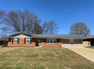 5060 Ridgewood Dr, Memphis, TN 38116