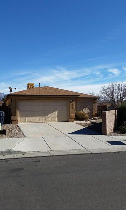 1st image of 10500 Vista Bella Pl NW