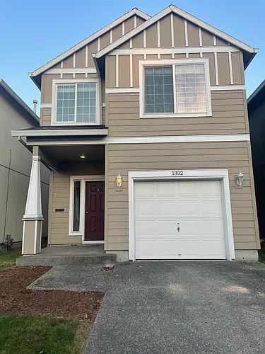 1332 SW 176th Ter Photo 1