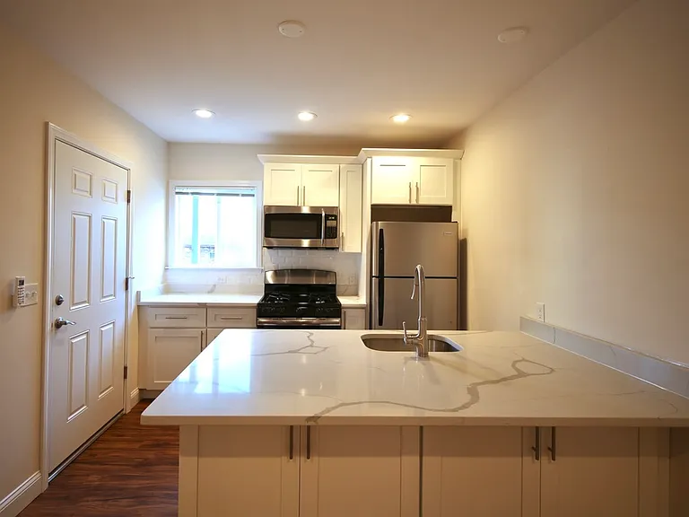 34 East Transit — Photo 1