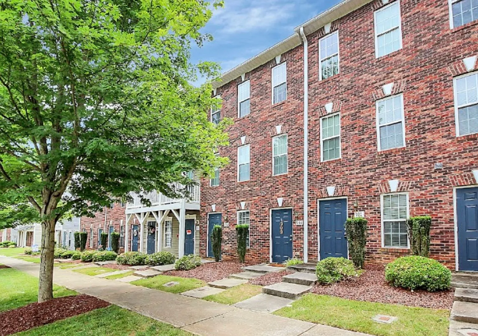 Charming 1 Bedroom/1 Bathroom Condo - Newly Renovated - Open Floor Plan - Optional Amenities Avai... — Photo 1