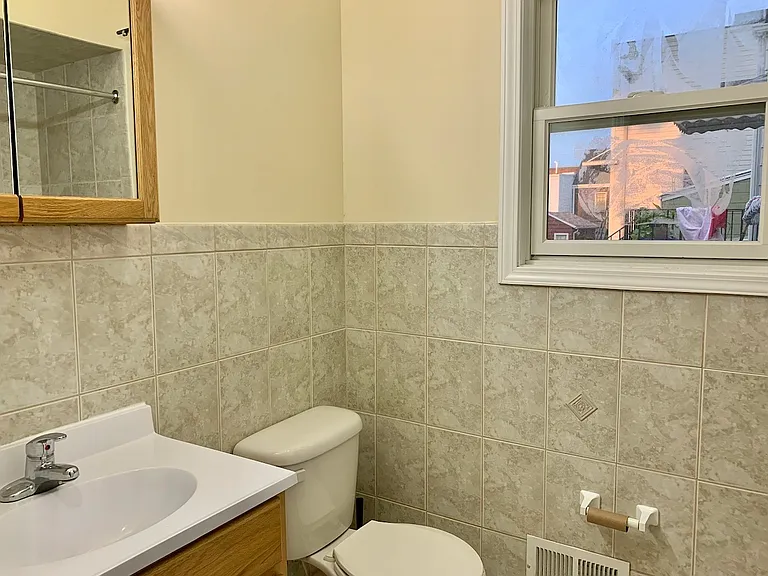 324 Sussex St #2F — Photo 9