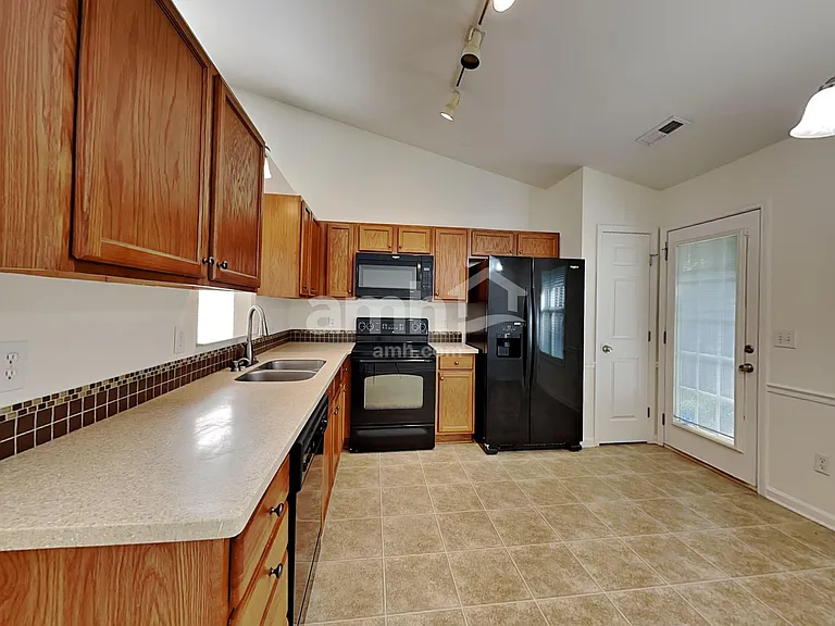 5117 Oakhurst Park Ct — Photo 3