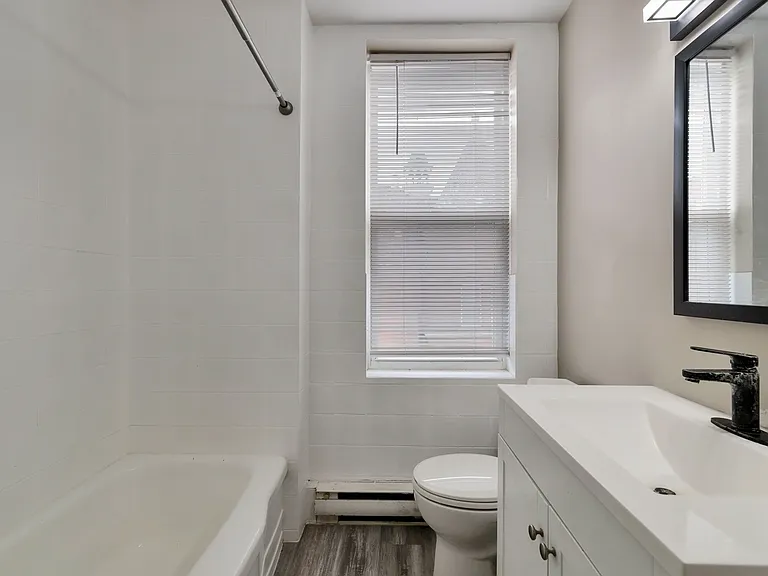 38 Ainslie St N #37 — Photo 9