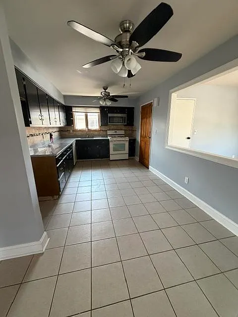 2 bed, 1.5 bath, $3,300 — Photo 2