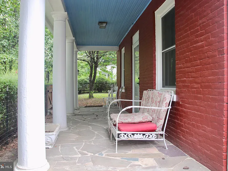 1503 W Washington St — Photo 6