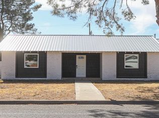 1704 W Jefferson St, Pecos, TX 79772