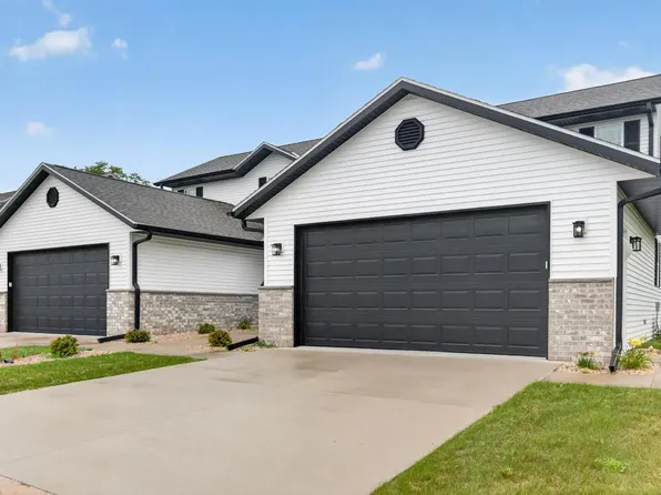 1336 Legion CIRCLE, West Bend, WI 53090