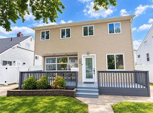 108 Ramblewood Ave, Staten Island, NY 10308