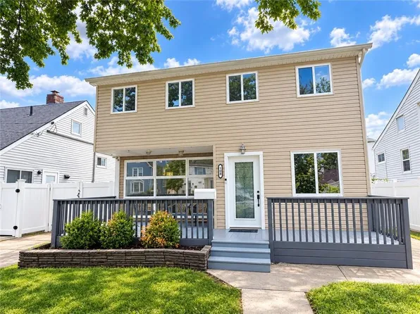 108 Ramblewood Ave, Staten Island, NY 10308