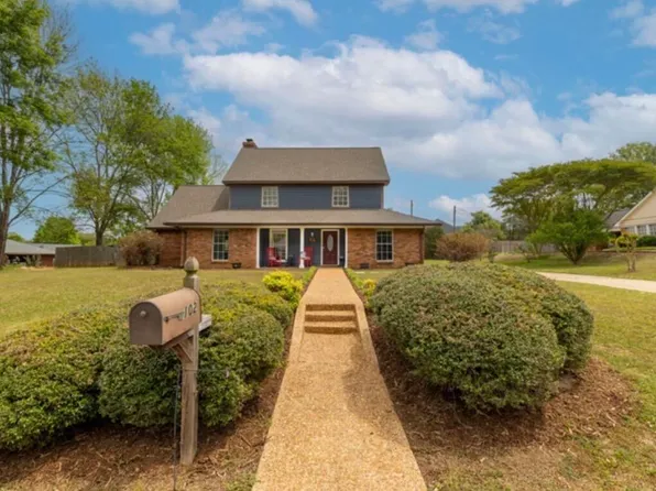 102 Acorn Ln, Starkville, MS 39759