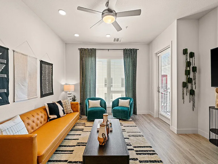 La Via Apartments — Photo 21
