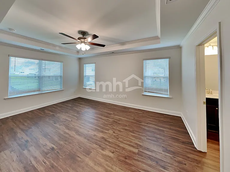 1010 Noah Ct — Photo 12