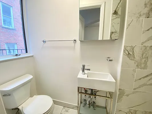 Rented by J PRESTON AND ASSOCIATES INC | media 19