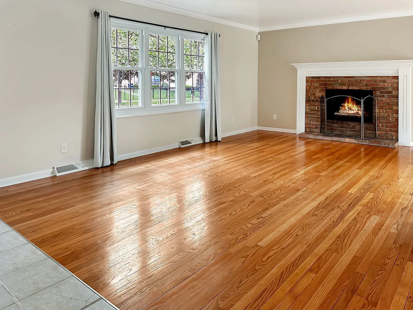 3 bed, 1.5 bath, 1792 sqft, $3,095 — Photo 3