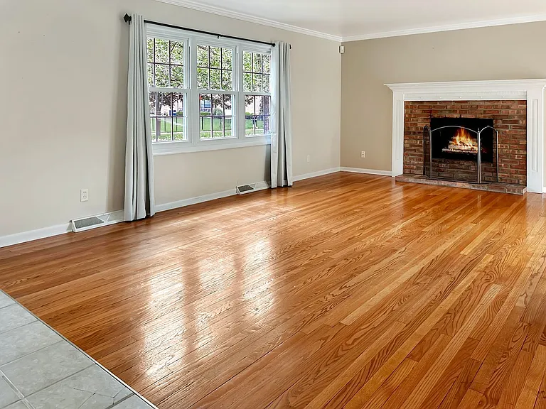 2236 Elmwood Dr SE — Photo 3