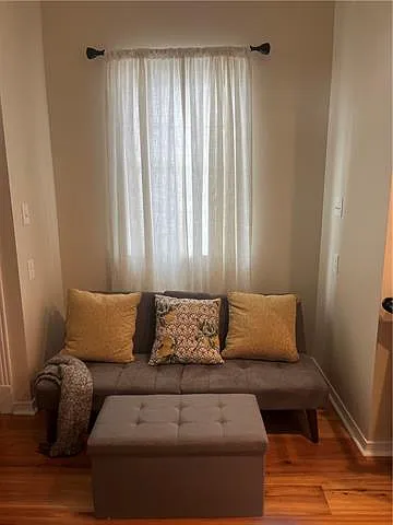 Studio, 1.0 bath, 250 sqft, $975 — Photo 4