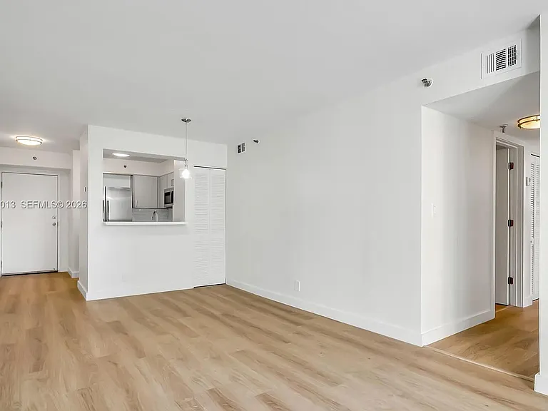 501 SW 1st St #502 — Photo 6