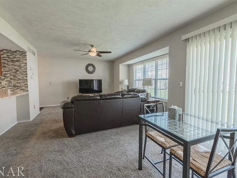 1222 Colonial Ave — Photo 23