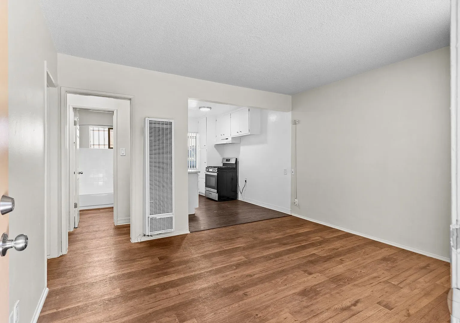 477 E South Street — Photo 1