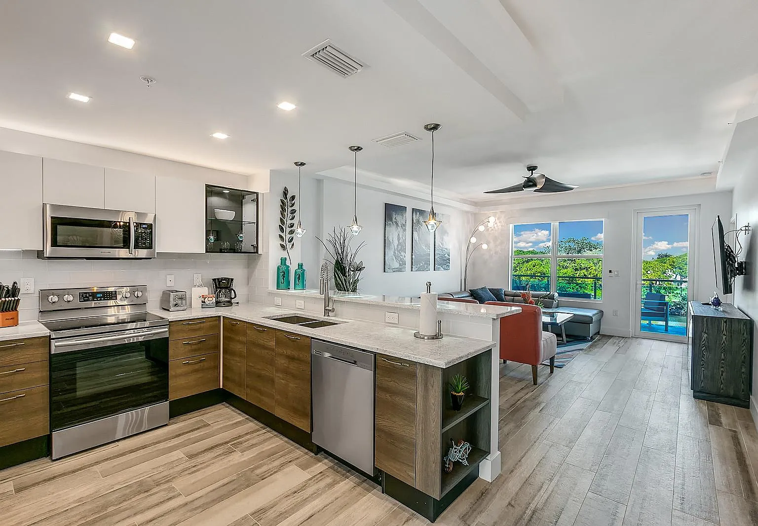 202 Ivory Coral Ln — Photo 4