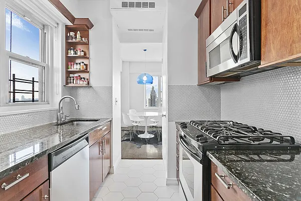 Sold by Compass | media 4