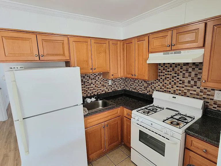 135 Grant Ave #1 — Photo 9