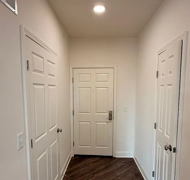 703 E Clay St — Photo 3