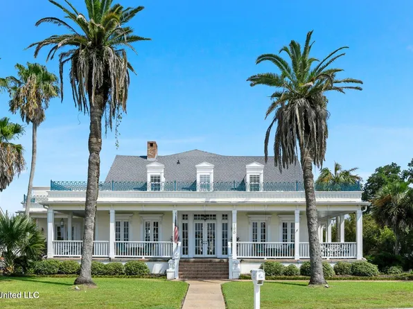 120 W Scenic Dr, Pass Christian, MS 39571