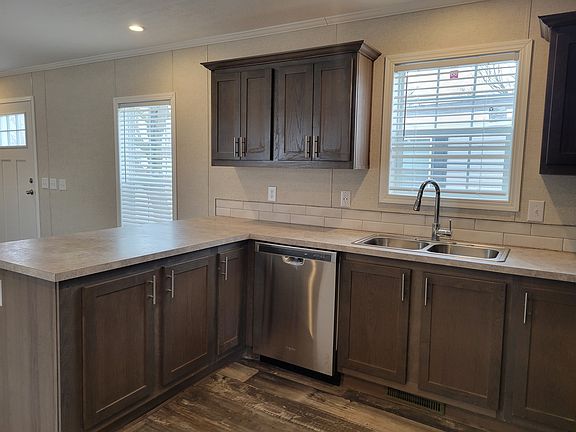 5th image of 38000 Le Chateau Blvd #477