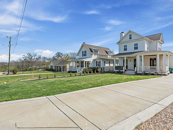 3rd image of 1510 E Stewarts Ln