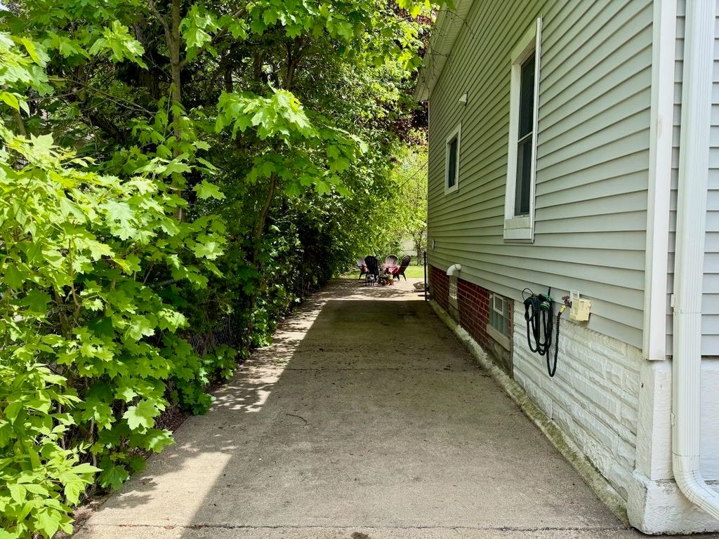202 N Mackinaw St, Durand, MI - View 5