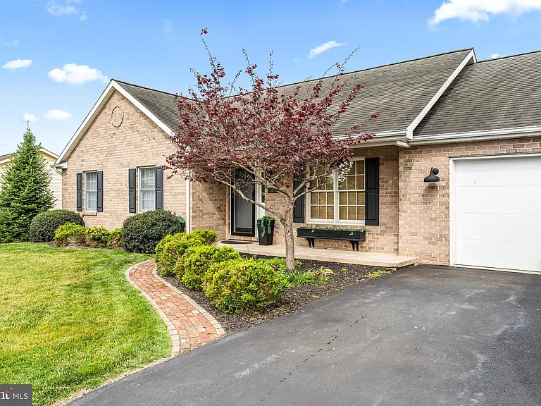 10025 Jasper Dr — Photo 4