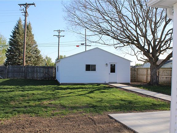 5th image of 318 E Main St