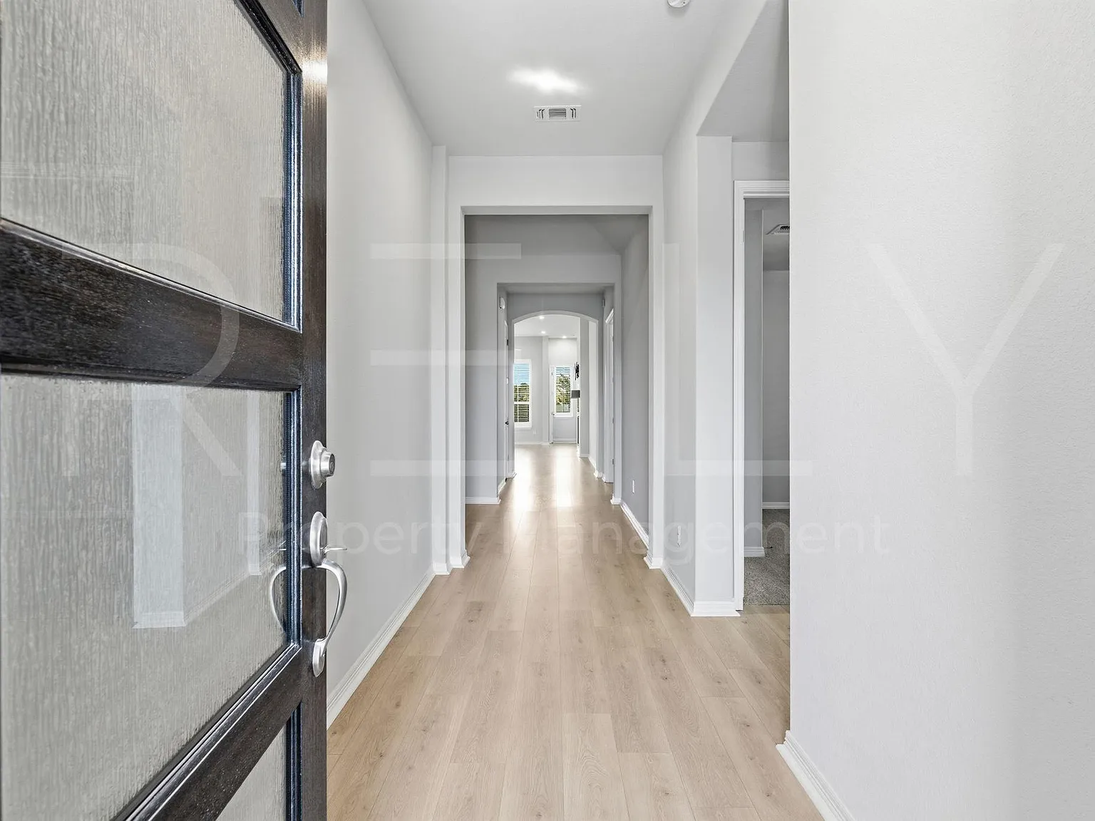 4 bed, 3.0 bath, 2311 sqft, $2,995 — Photo 4