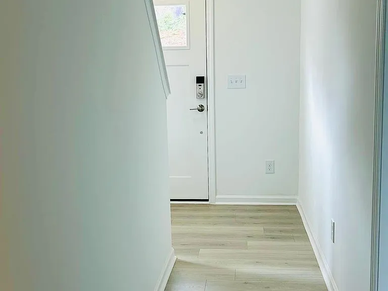 1516 Blanche St — Photo 6