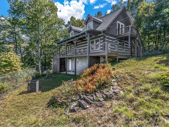 169 Laurel Creek Dr, Hendersonville, NC 28792