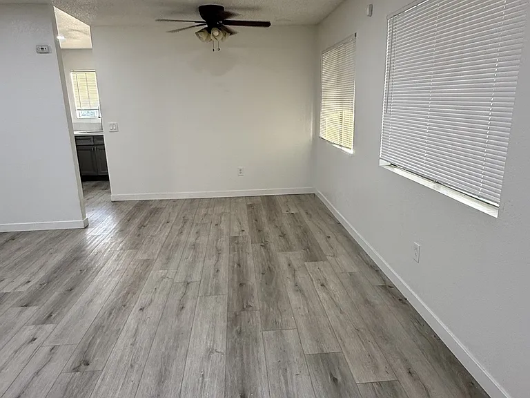 1394 Yucca Dr #C — Photo 11