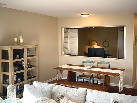 3rd image of 1635 N Milwaukee Ave APT 403