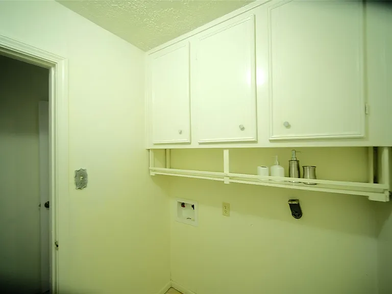 12327 Bexley Dr — Photo 7