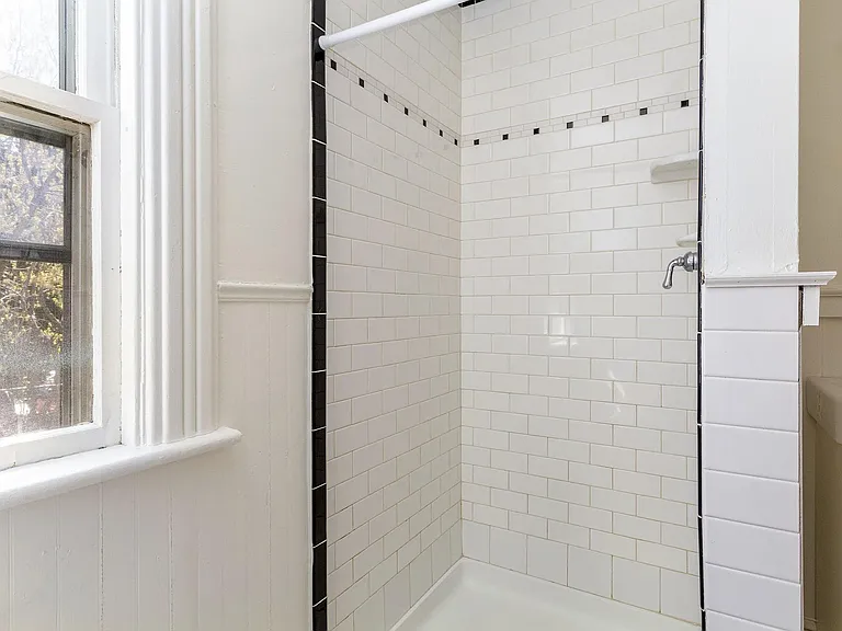 32 Orchard Ter #1B — Photo 6