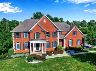 5145 Lexor Ln, Clarence, NY 14031