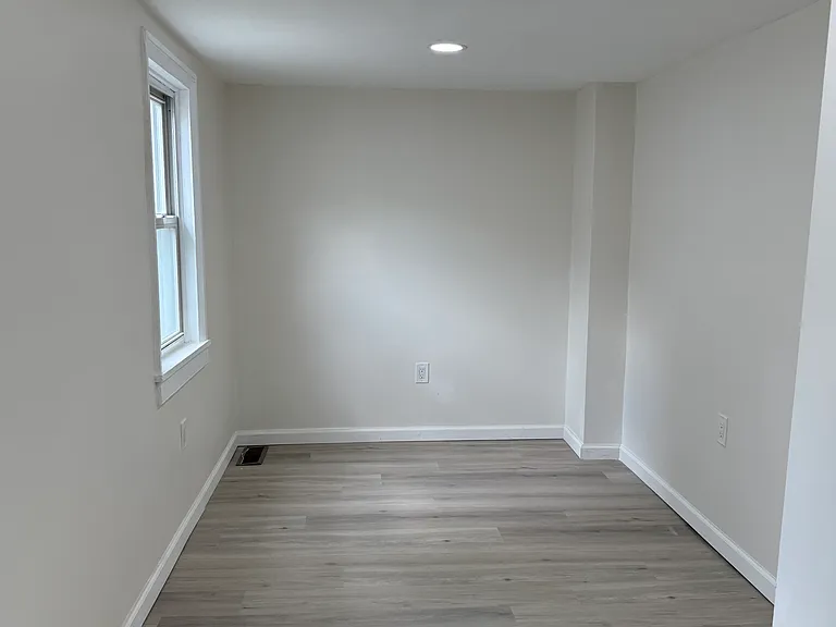 108 W Green St #110 — Photo 21