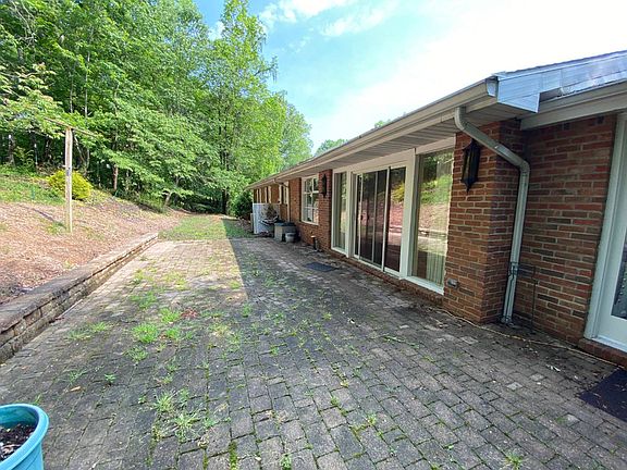 3rd image of 112 Woodshire Dr