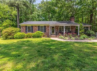 89 Walnut Rd, Kilmarnock, VA 22482